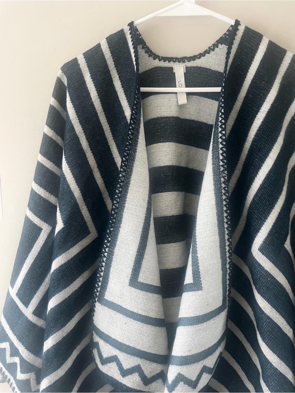 LOFT Geometric Boho Open Front Poncho Wrap – One Size (OS) - Picture 3 of 6